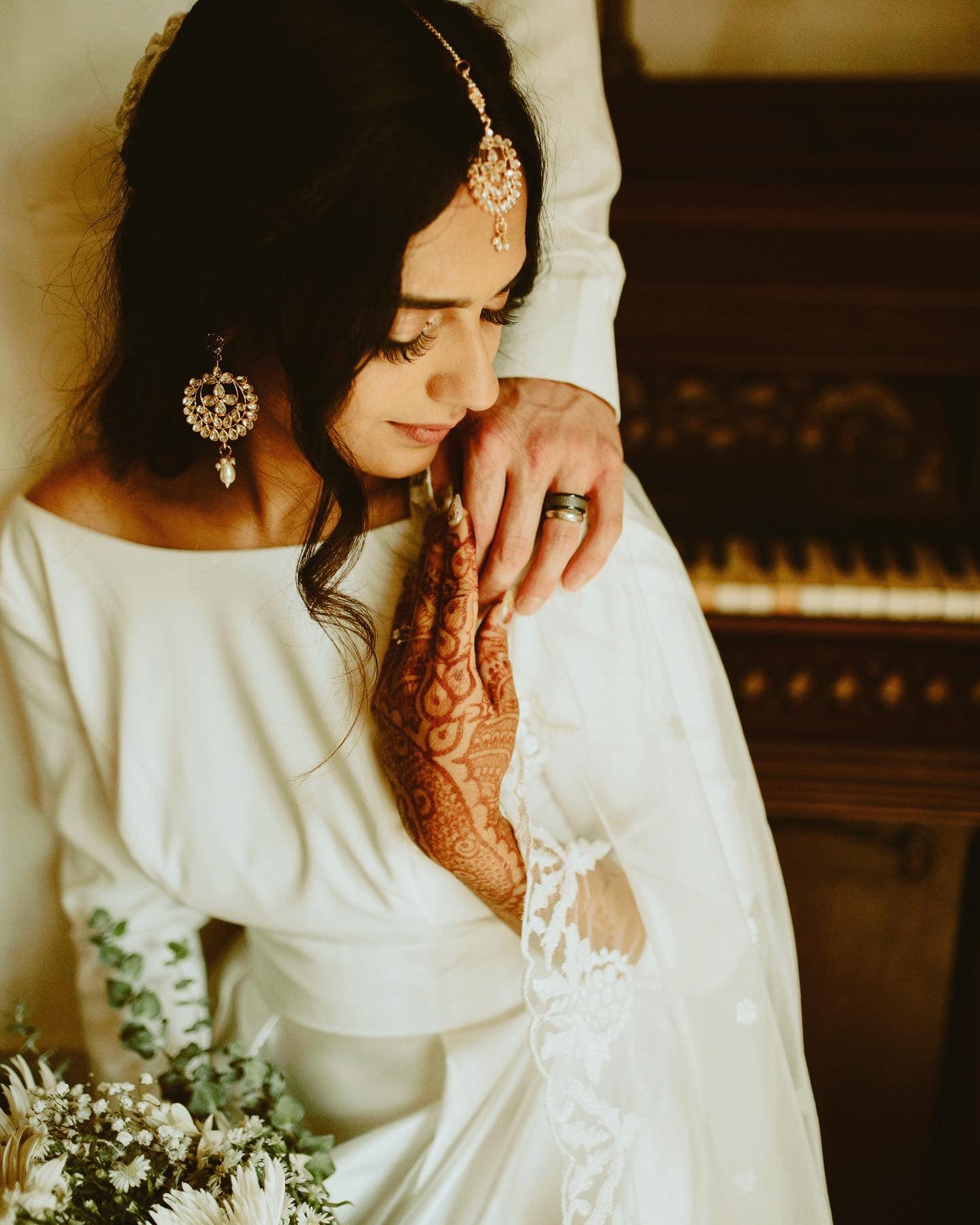 Bridal makeup and mehndi work by Mayuri Kakkad