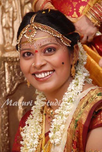 Bridal makeup and mehndi work by Mayuri Kakkad
