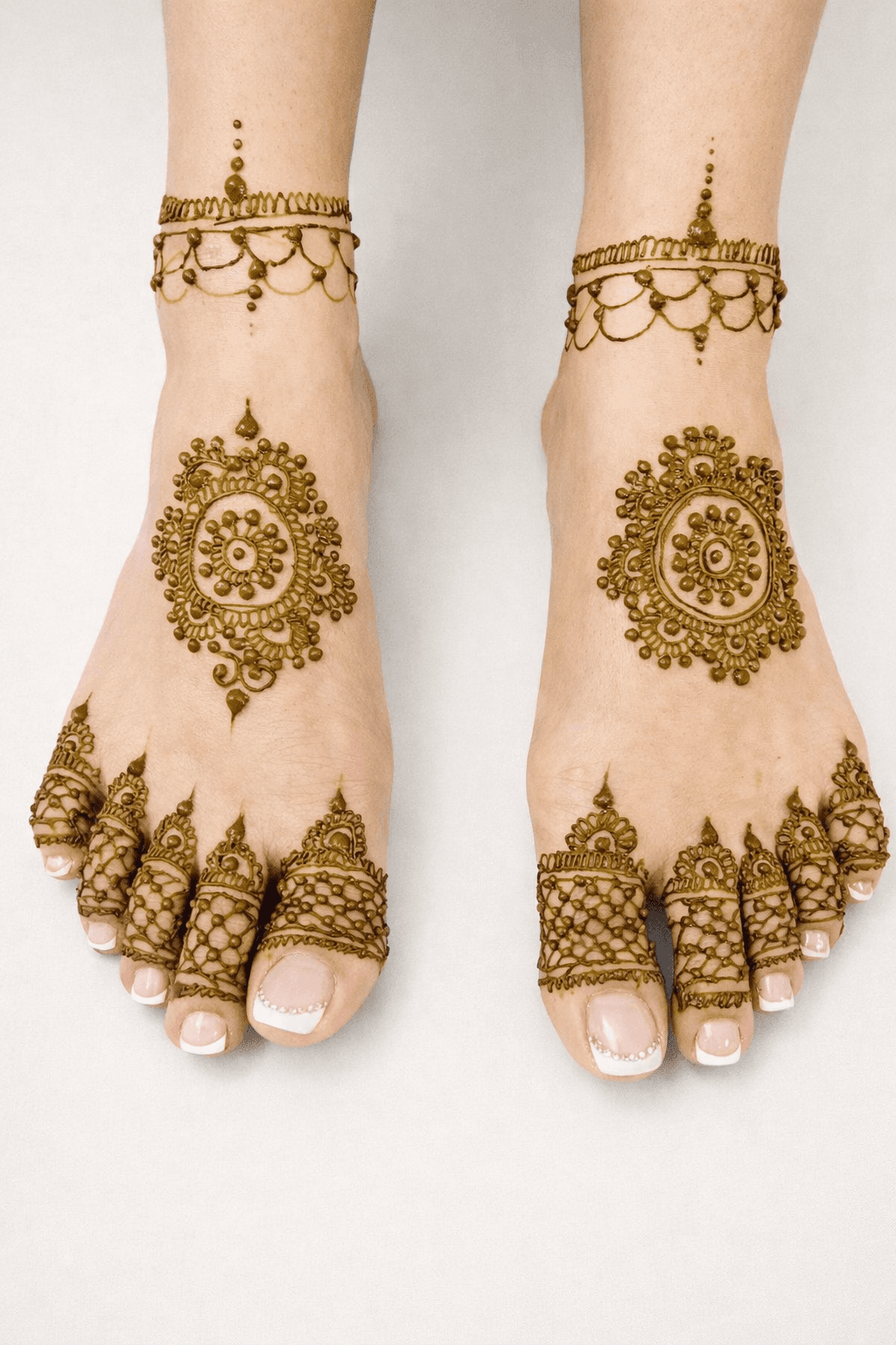 Bridal makeup and mehndi work by Mayuri Kakkad