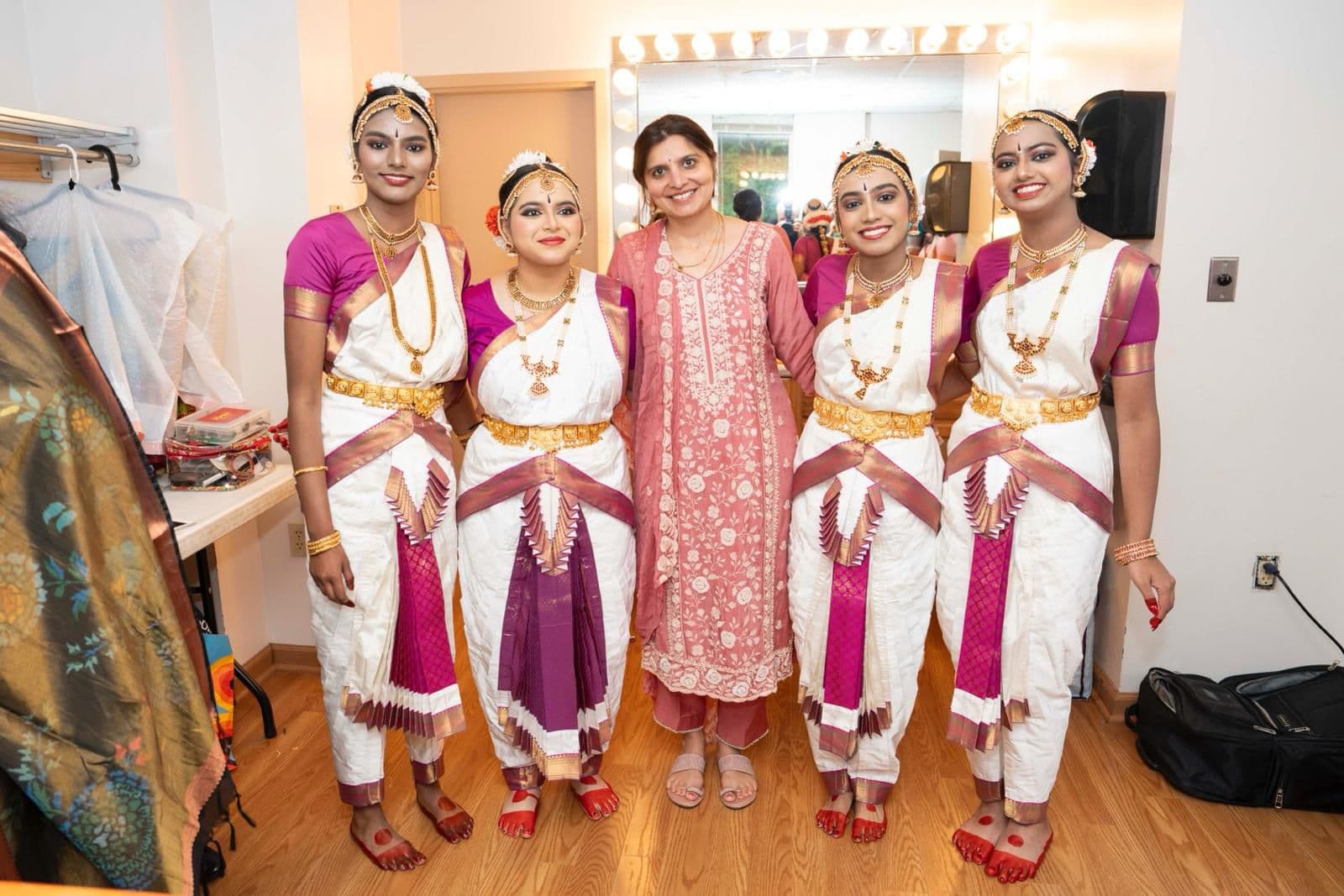 Bridal makeup and mehndi work by Mayuri Kakkad